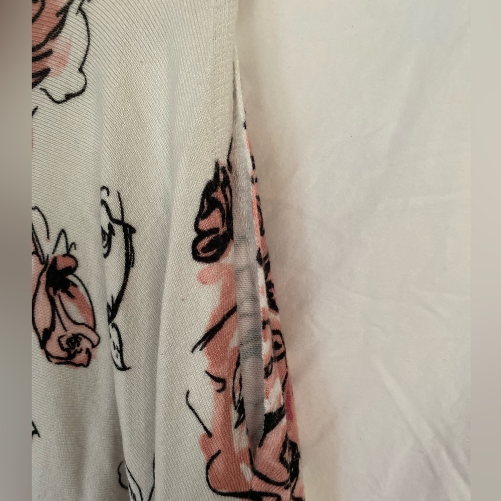 Cut Out Shoulder Top - Picture 3 of 4